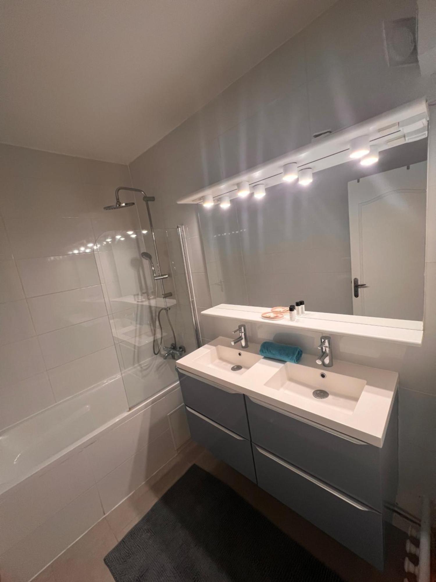 Appartement Paris Grenelle - Hala Paris Bagian luar foto